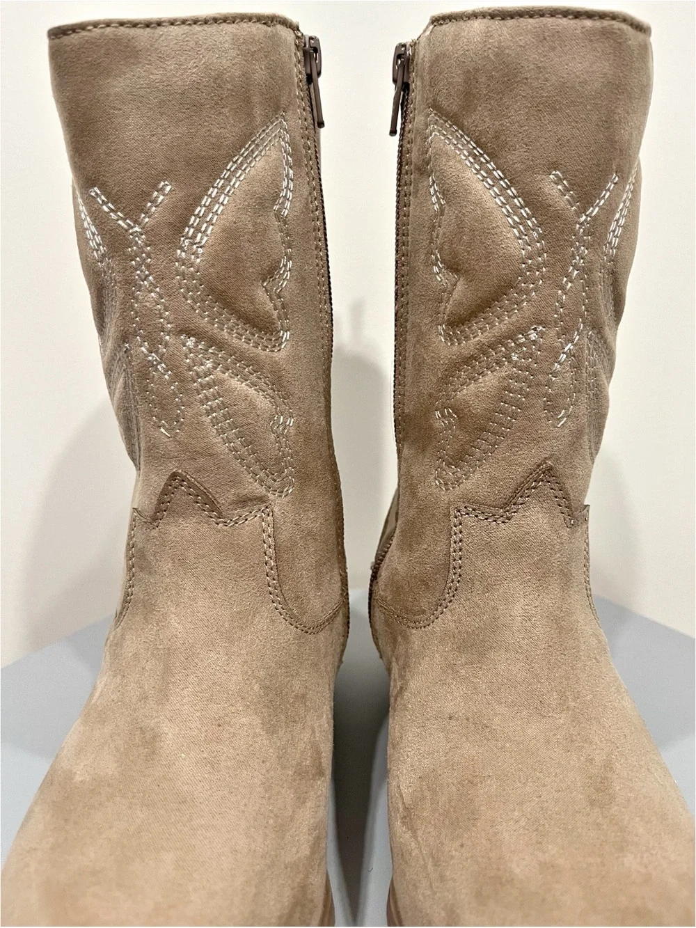 Old Navy Girls Tan Faux Suede Western Cowboy Boots Size 5 Youth Embroidered